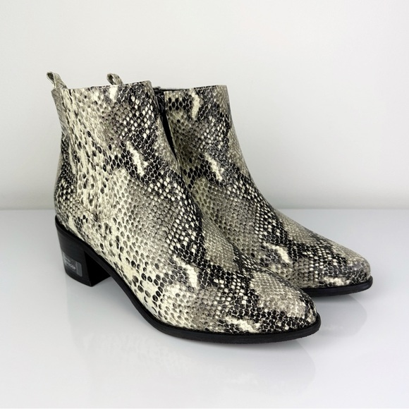 Blondo Women's Elvina Snake Print Leather Ankle Boots Gray Size 9.5 - Picture 4 of 13
